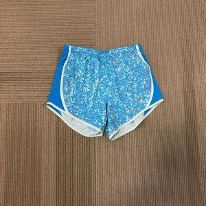 Girls size L Nike shorts